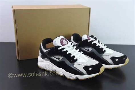 Shop Nike Air Huarache Runner FJ0709